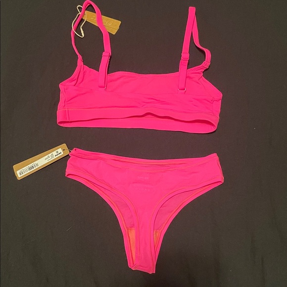 Pink matching bra and panty set - Picture 3 of 4